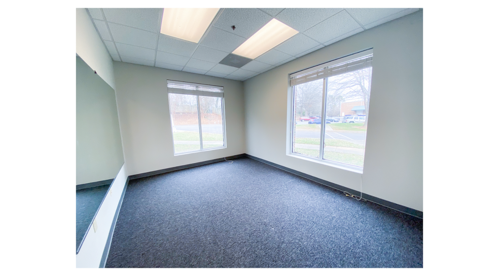 More Photos Of 3120 Latrobe Dr, Charlotte Showroom For Lease