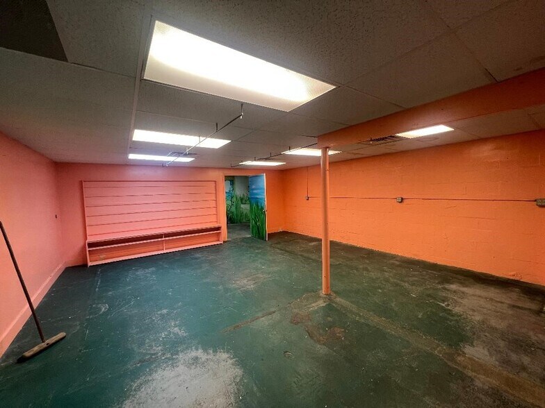 More Photos Of 500 Main St, Deep River Office For Lease