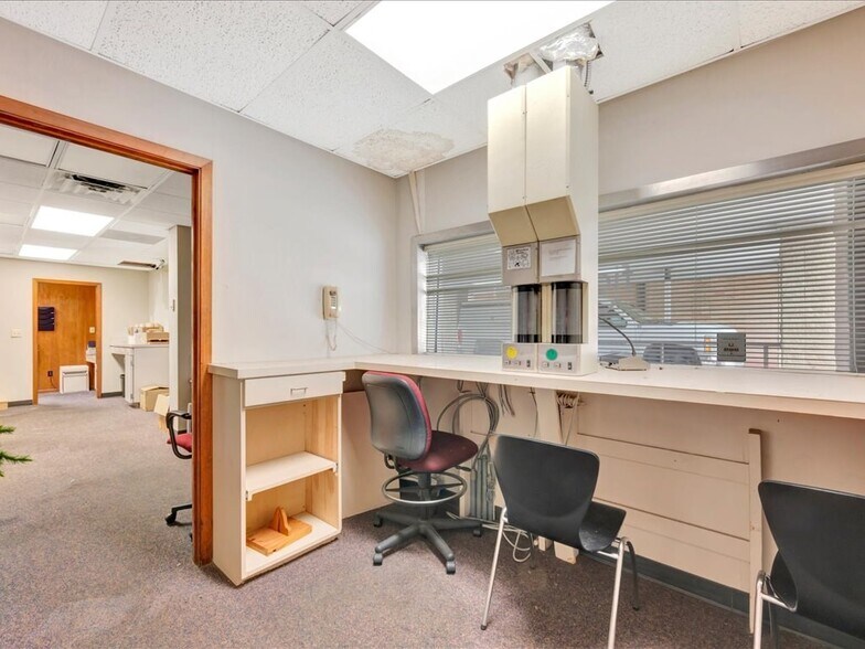 More Photos Of 321 N 1st St, Lufkin Office For Sale