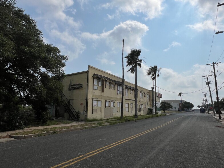 More Photos Of 1301 N Chaparral St, Corpus Christi Apartments For Sale