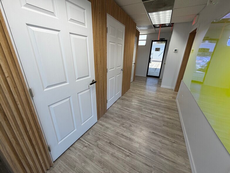 More Photos Of 3418 W Swann Ave, Tampa Office For Lease