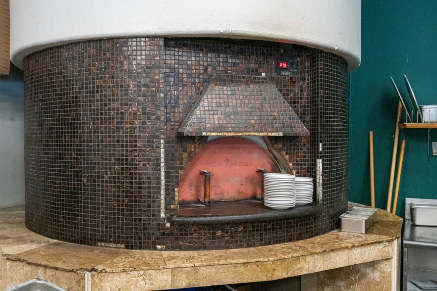 More Photos Of 7800 Blind Pass Rd, Saint Pete Beach Freestanding For Lease