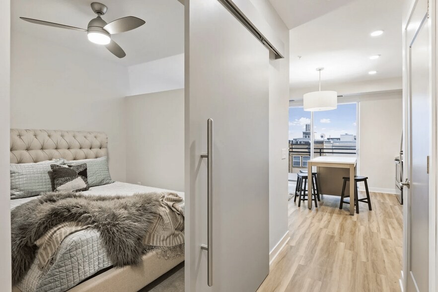 More Photos Of 1300 W Lake St, Minneapolis Apartments For Lease