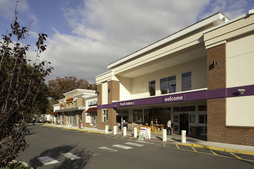 More Photos Of 174-176 Newington Rd, West Hartford Unknown For Sale