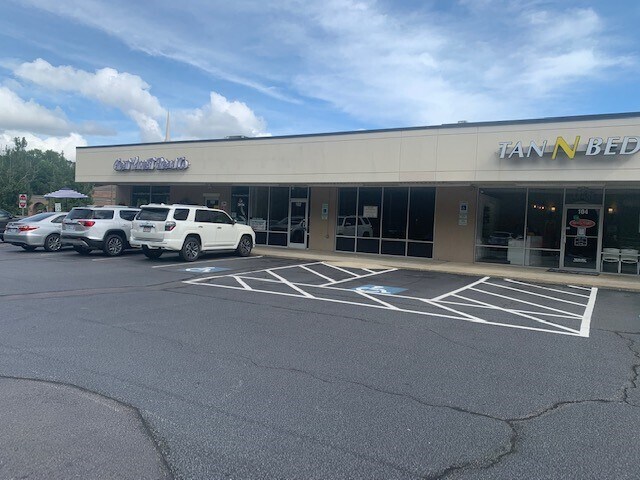 More Photos Of 2803 Evans St, Greenville Unknown For Lease