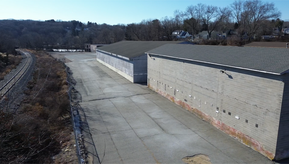 More Photos Of 45 Richards Grove Rd, Quaker Hill Service For Sale