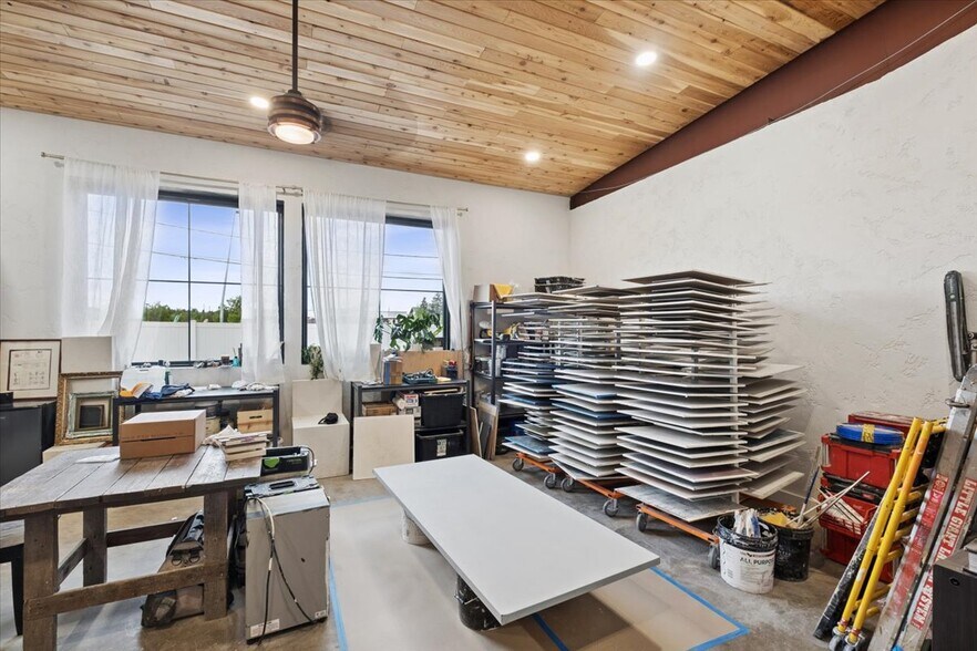 More Photos Of 20 2nd Ave E, Kalispell Office For Sale