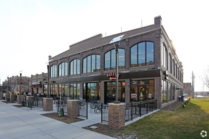 More Photos Of 300 W Martin Luther King Jr Pkwy, Des Moines General Retail For Lease