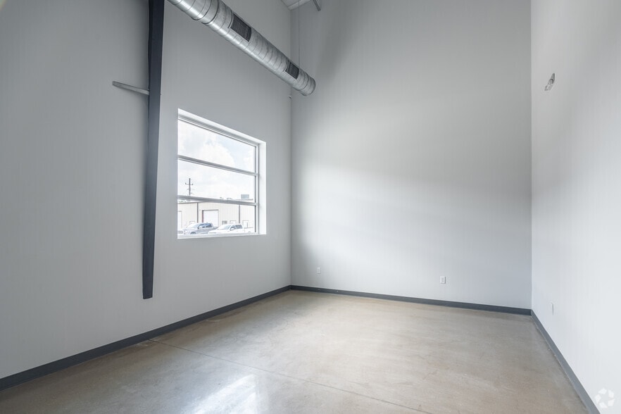 More Photos Of 3340 Spring Stuebner, Spring Unknown For Lease