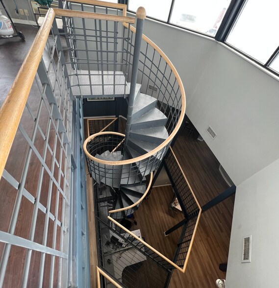 More Photos Of 409 Massachusetts Ave, Indianapolis Office For Lease