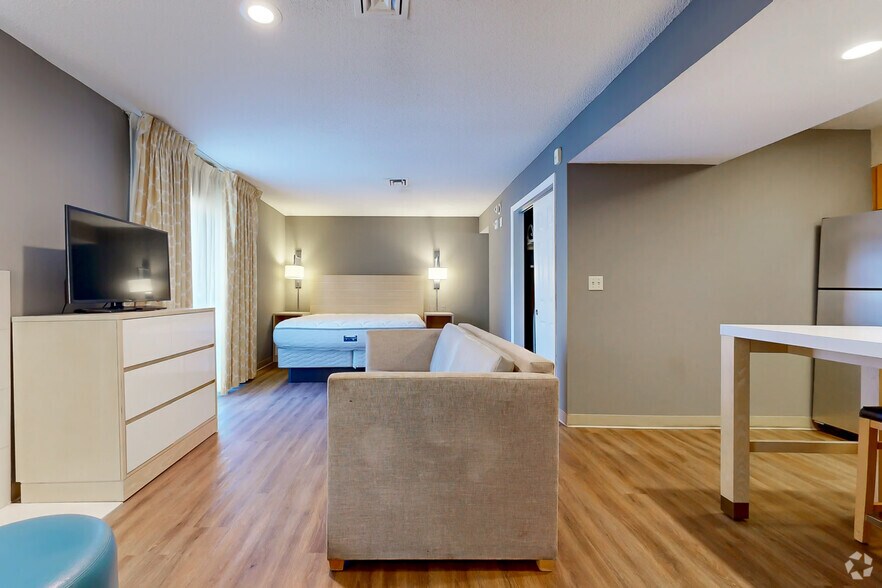 More Photos Of 3 Greenhill Pky, Birmingham Apartments For Sale