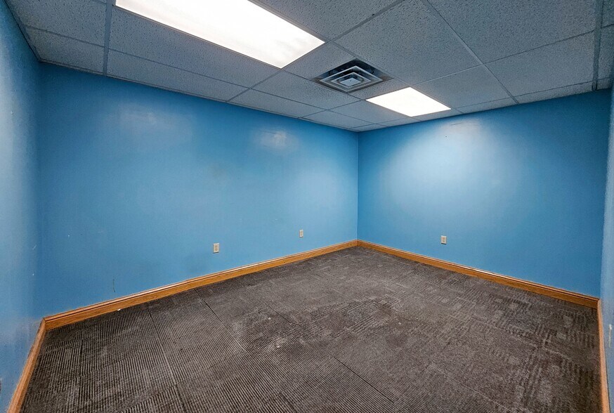 More Photos Of 205 Main St, Ridgway Office For Lease