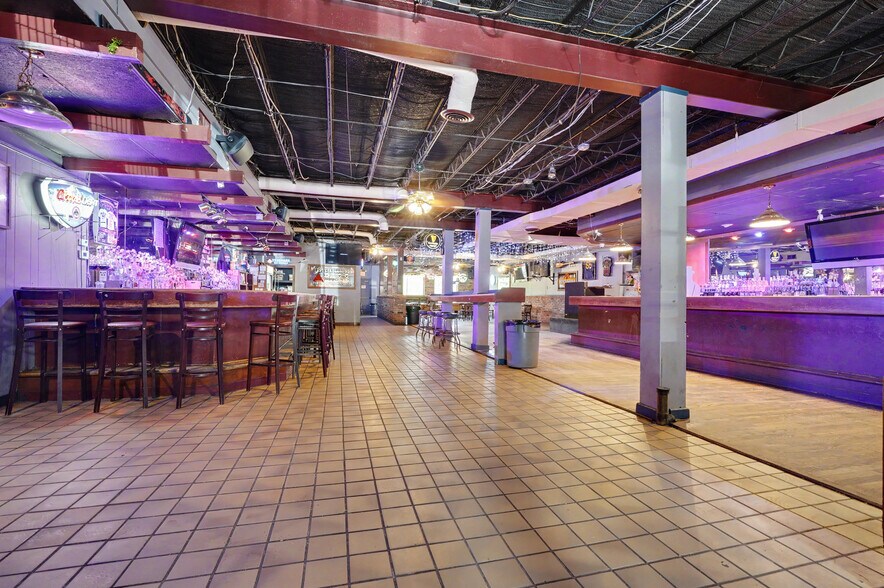 More Photos Of 244 N Water St, Kent Bar For Sale