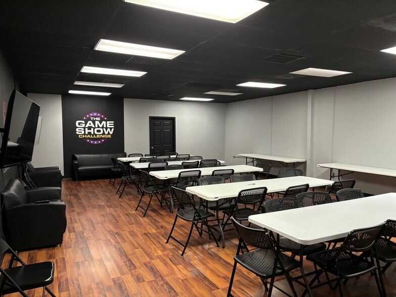 More Photos Of 151 Riverchase Way, Lexington Light Distribution For Lease