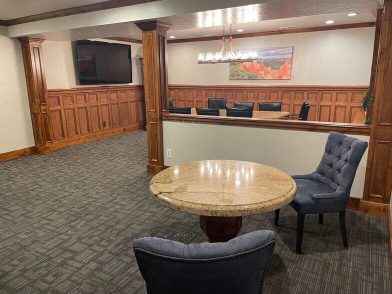 More Photos Of 640 N Main St, North Salt Lake Office For Sale