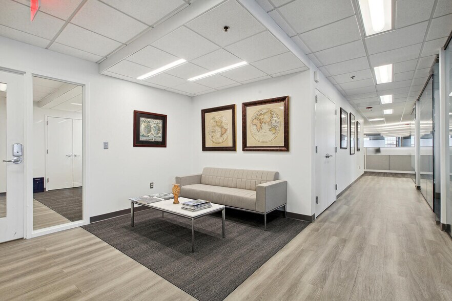 More Photos Of 100 N Pitt St, Alexandria Office For Lease