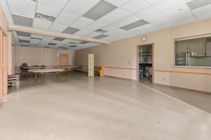 More Photos Of 266 Antoine St, Wyandotte Religious Facility For Lease
