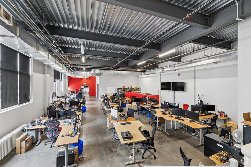 More Photos Of 279 Rue Sherbrooke O, Montréal Office Residential For Lease