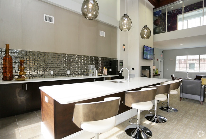 More Photos Of Mooreview Pky @ Loudoun County Pky, Ashburn Unknown For Lease