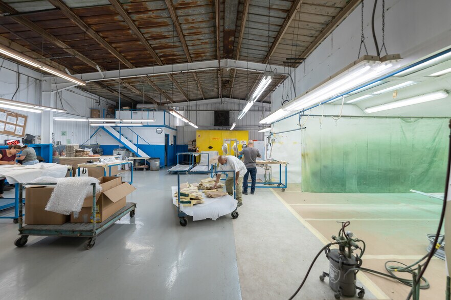 More Photos Of 424 E Dixon St, Compton Manufacturing For Sale