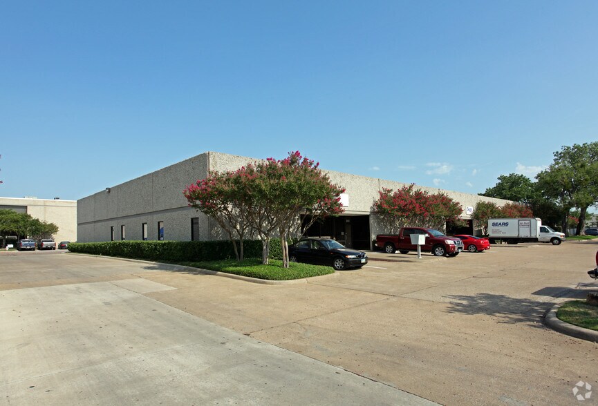 Primary Photo Of 12901 Nicholson Rd, Dallas Light Manufacturing For Lease