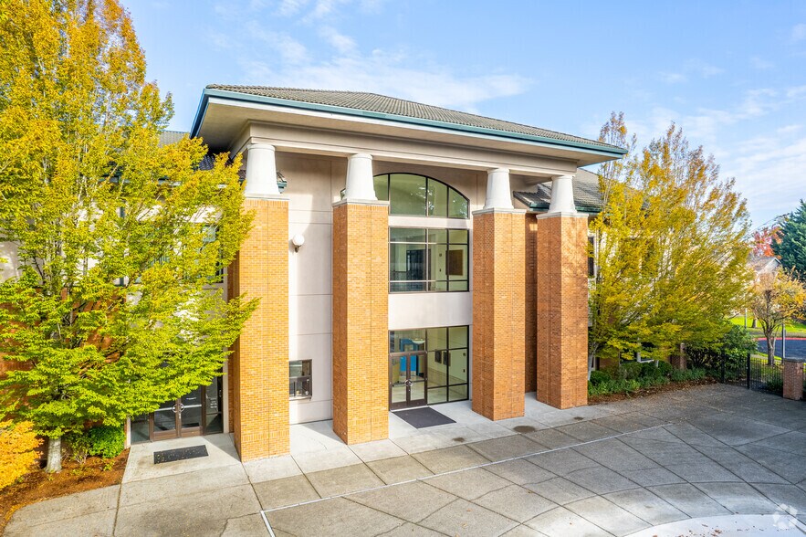 More Photos Of 30050 SW Town Center Loop, Wilsonville Business Park For Lease