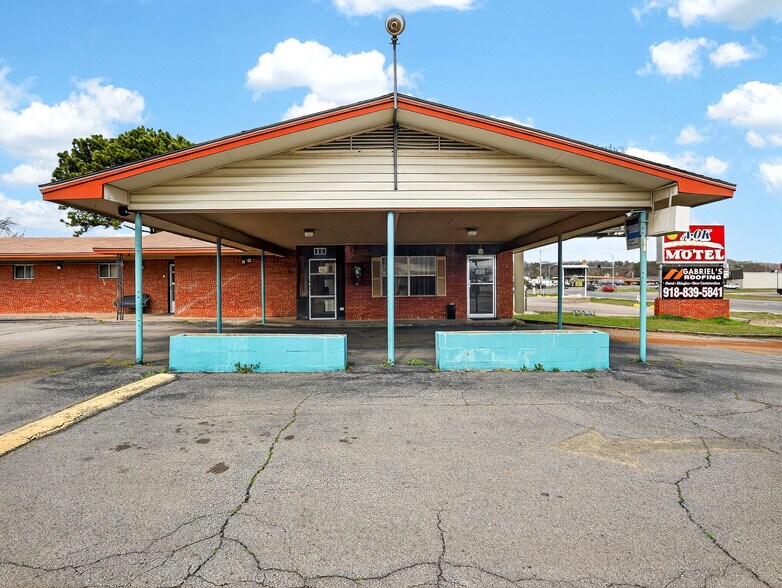 More Photos Of 509 W Main St, Wilburton Hotel For Sale