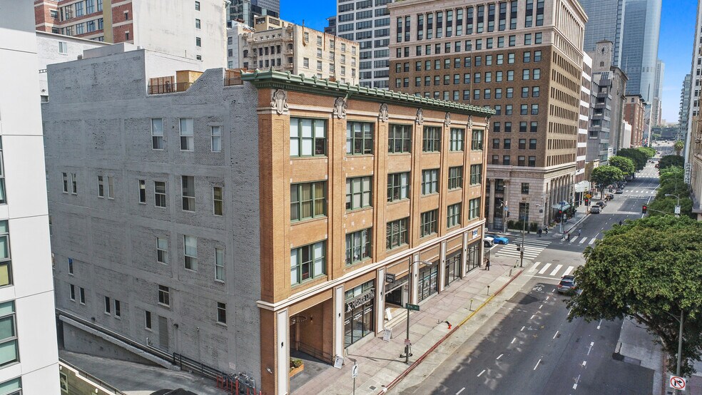 More Photos Of 500 W 7th St, Los Angeles Apartments For Lease