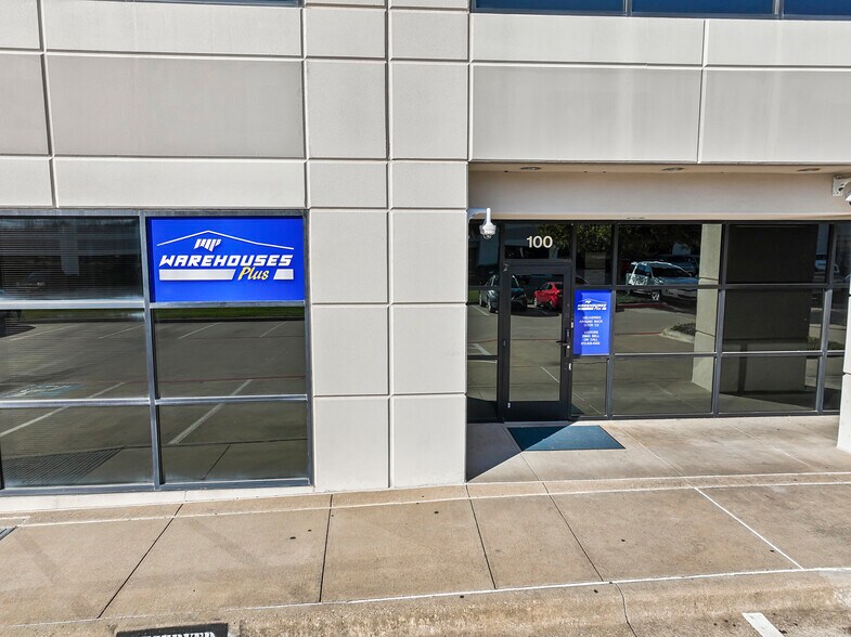 More Photos Of 3901 E Plano Pky, Plano Warehouse For Lease