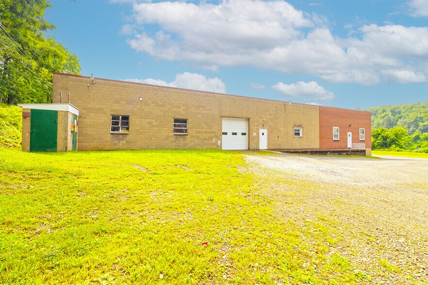 More Photos Of 55-57 Mark Dr, Delmont Light Manufacturing For Lease