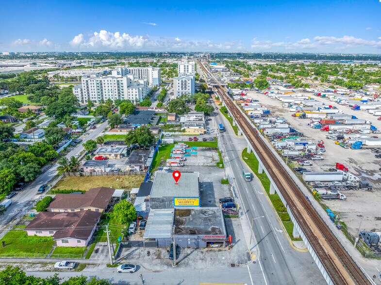 More Photos Of 3030 NW 79th St, Miami Service For Lease