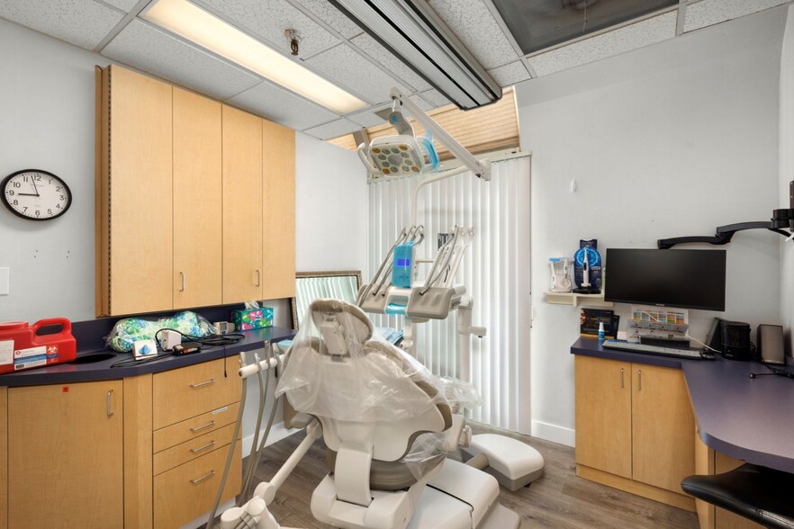 More Photos Of 1001 B Ave, Coronado Medical For Lease