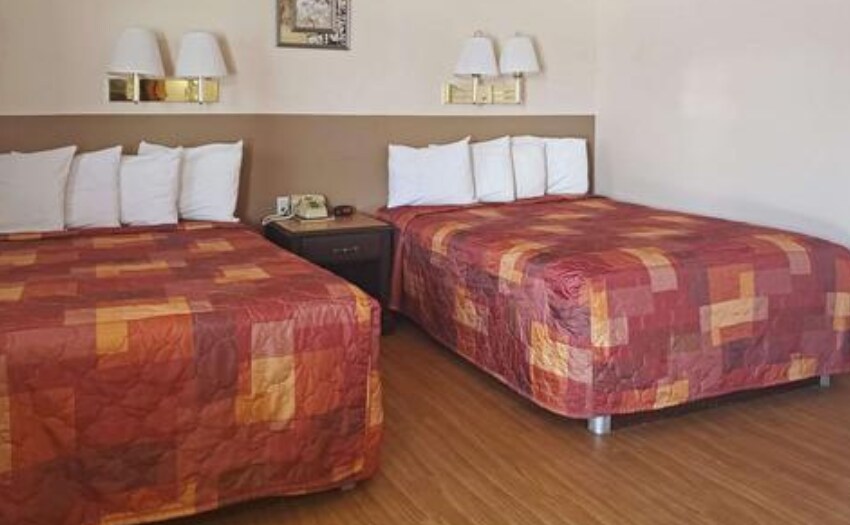 More Photos Of 610 E Hart St, Buffalo Hotel For Sale