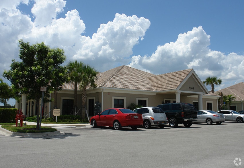 More Photos Of 5252 Summerlin Commons Way, Fort Myers Unknown For Lease