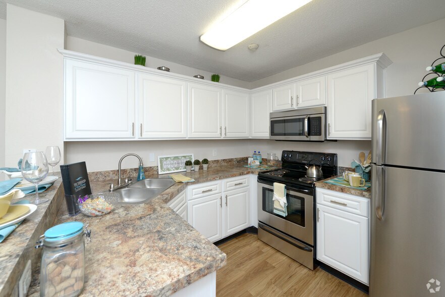 More Photos Of 100 Elena St, Cranston Apartments For Sale