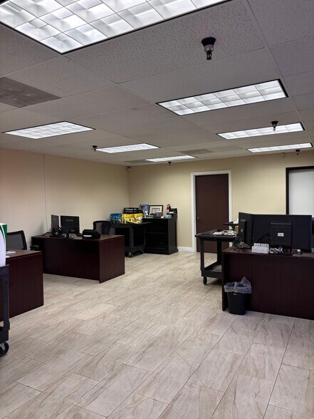 More Photos Of 4411 Rowland Ave, El Monte Distribution For Lease