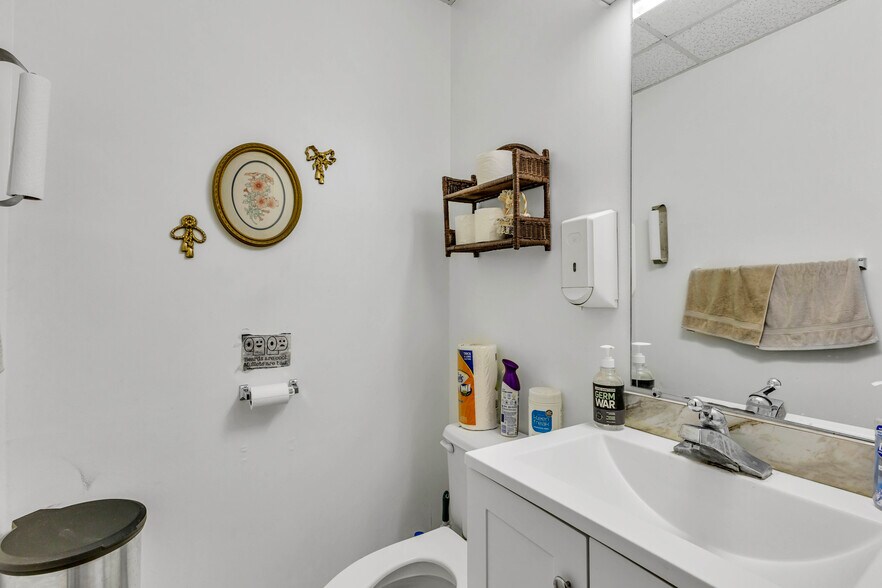 More Photos Of 125 E Broad St, Elyria Office For Sale