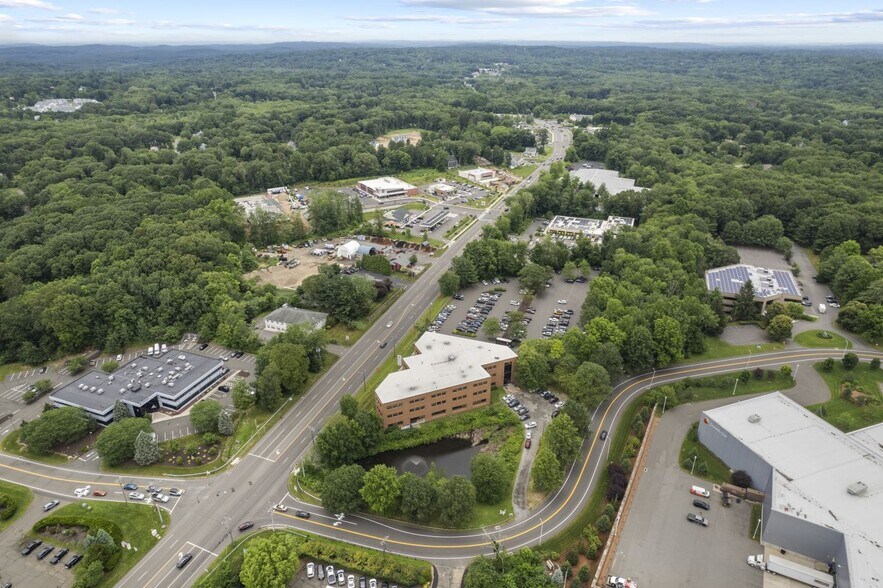 More Photos Of 15 Corporate Dr, Trumbull Medical For Lease