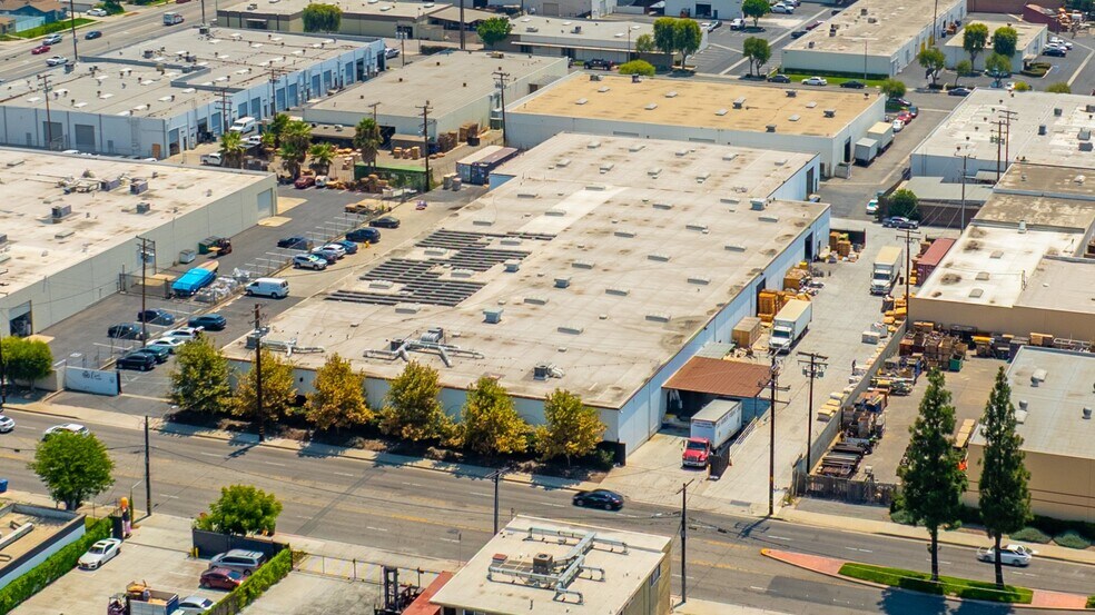 Primary Photo Of 7300 Somerset Blvd, Paramount Distribution For Lease