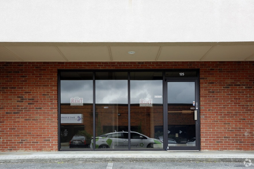 More Photos Of 9876 Main St, Woodstock Flex For Sale
