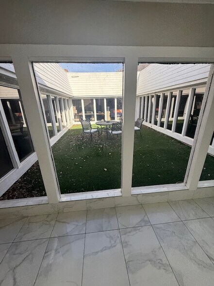 More Photos Of 5553-5555 S Peoria Ave, Tulsa Office For Lease