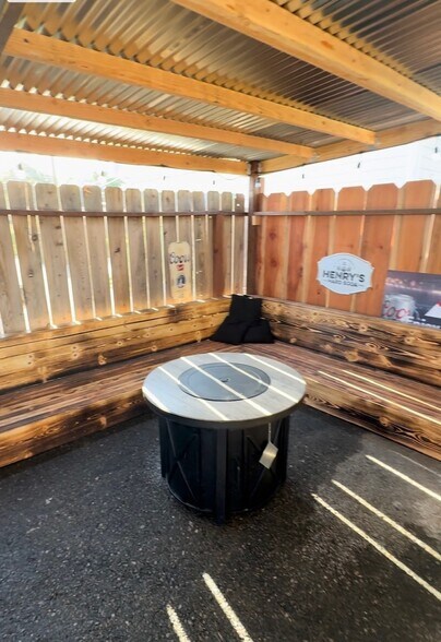 More Photos Of 612 B St, Marysville Bar For Sale