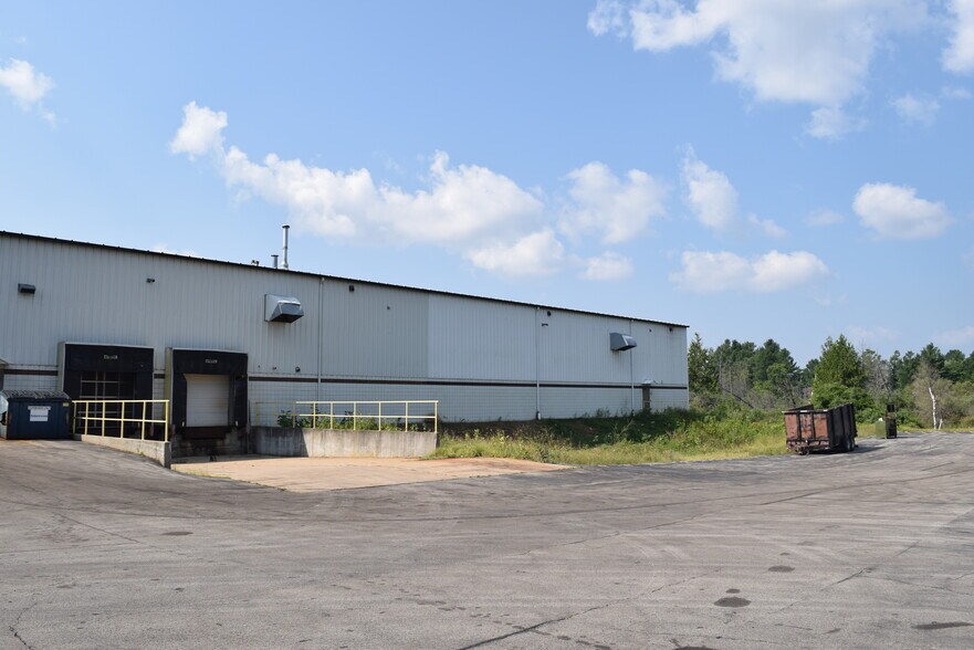 More Photos Of 2155 Traversefield Dr, Traverse City Manufacturing For Lease