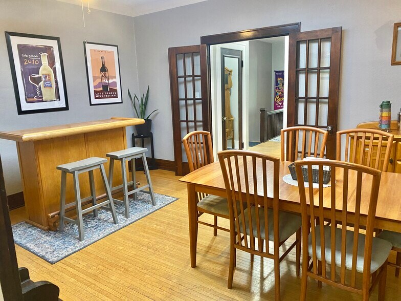 More Photos Of 216 Main St, Woodstock Storefront Retail Residential For Sale