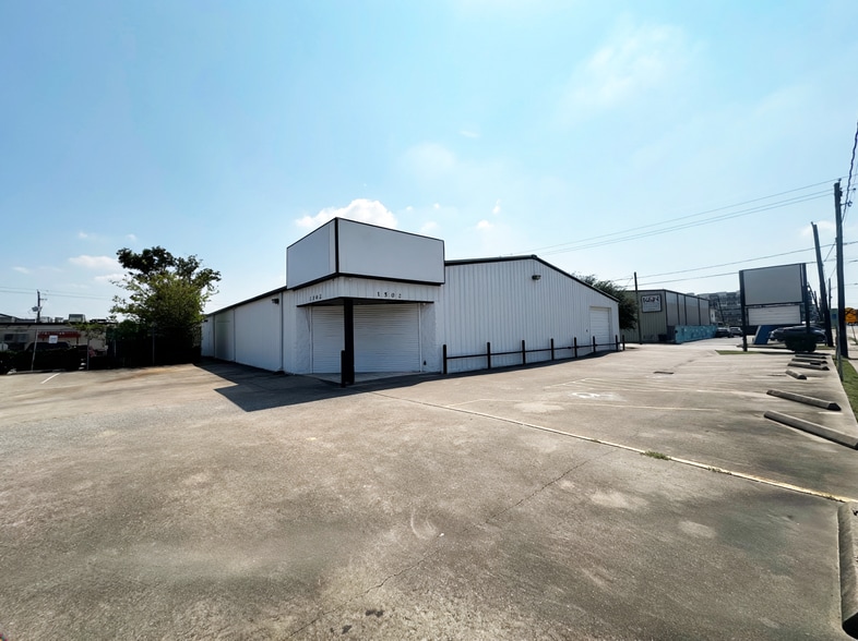 Primary Photo Of 1502 Durham Dr, Houston Freestanding For Lease