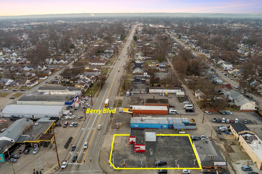 More Photos Of 3470 Taylor Blvd, Louisville General Retail For Lease