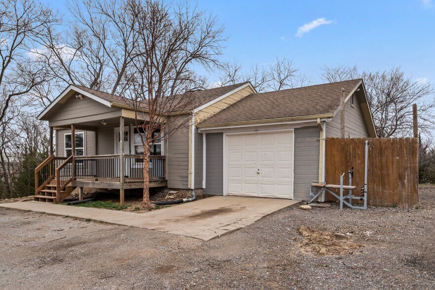 More Photos Of 814 SE Sunnyside School Rd, Blue Springs Warehouse For Sale