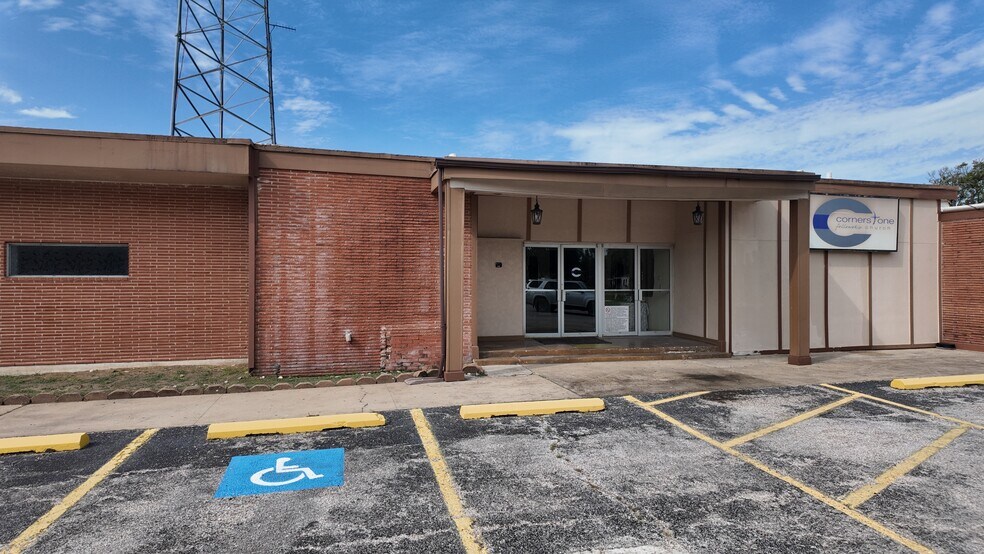 More Photos Of 322 Laurel St, La Marque Freestanding For Sale