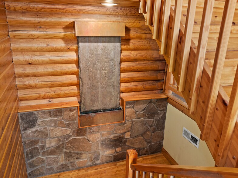 More Photos Of 1482 Russ Ave, Waynesville Office For Lease