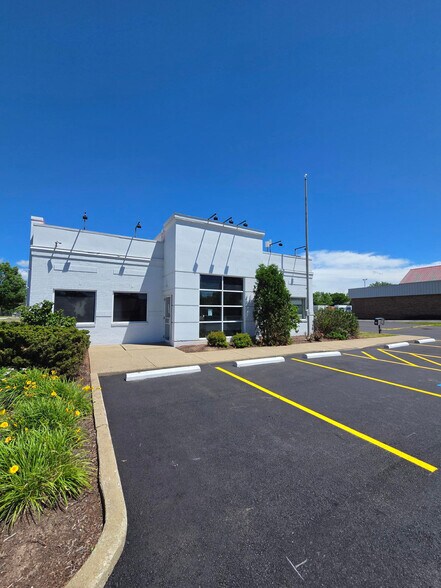 More Photos Of 1245 Pearl Rd, Brunswick Fast Food For Lease